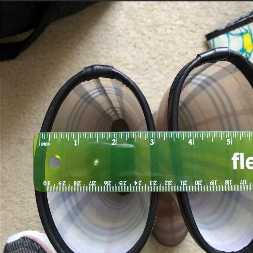 Burberry rain boots - Picture 6 of 6